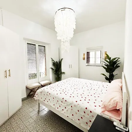 Cathedral And Mateos Gagos Apartment Seville