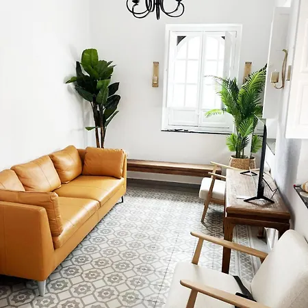 Cathedral And Mateos Gagos Apartment